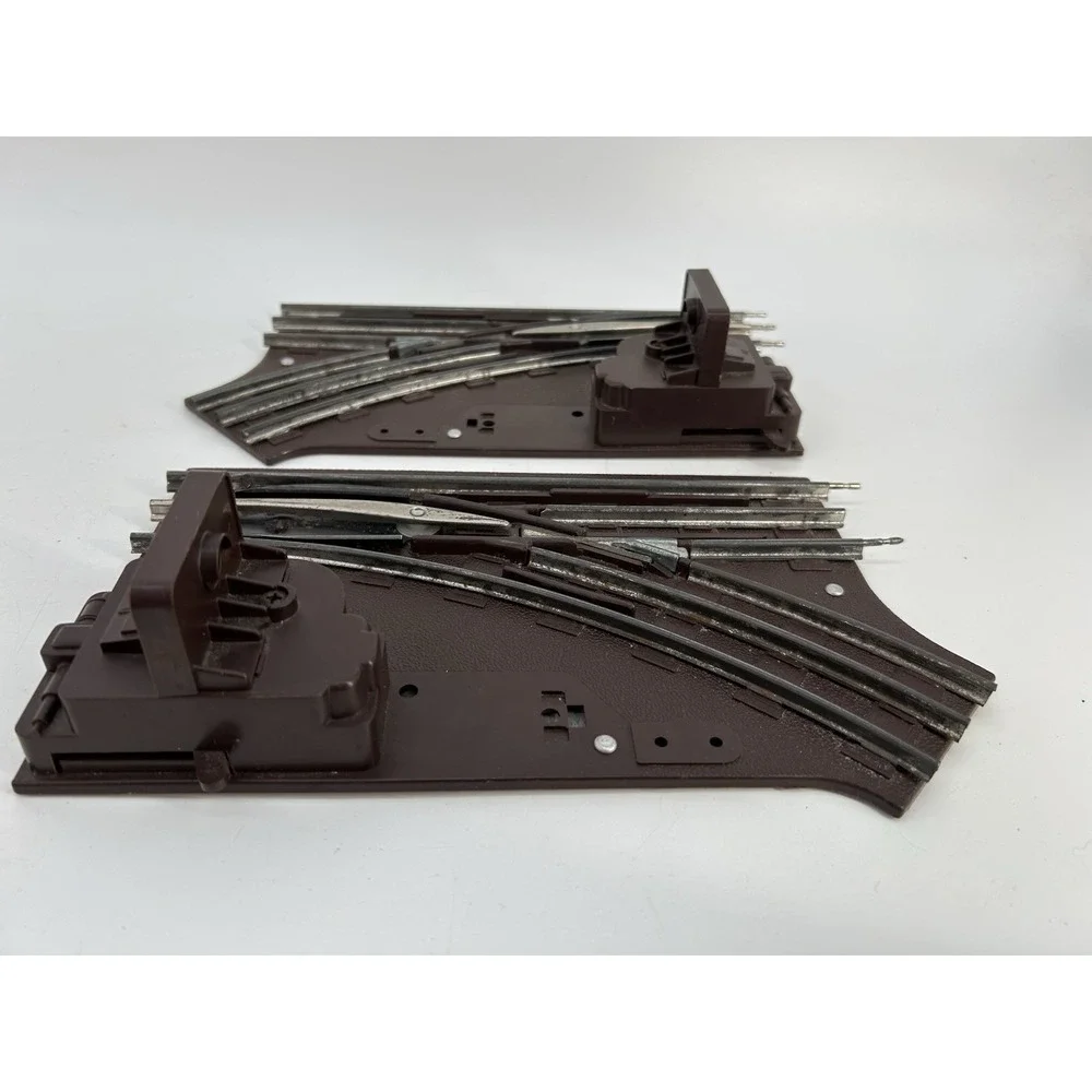 Lionel 6-5021/2  Manual Switch Tracks Set of 2   Left & Right Turnouts O-27